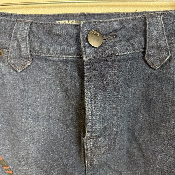 BDG Embroidered Denim Shorts Size 29 Dark Wash Boho Festival Low Rise Stretch - Picture 3 of 14